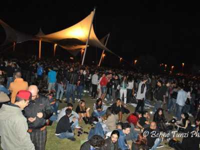 Dopo quattro anni il botellon � tornato a Bari con nuovi organizzatori a Punta Perotti l'11 settembre scorso 